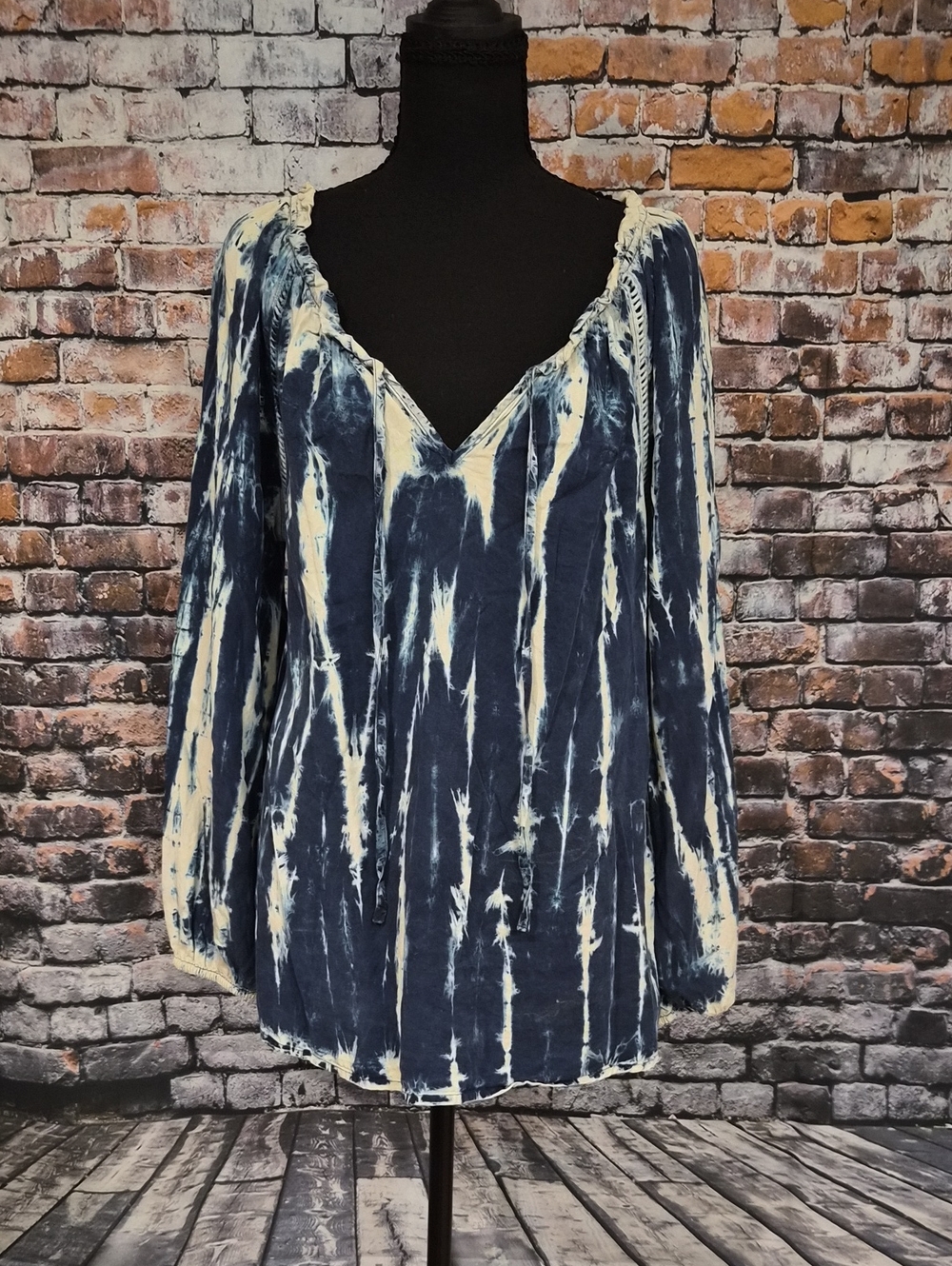 Knox Rose Navy and Cream Tie-Dye Peasant Blouse